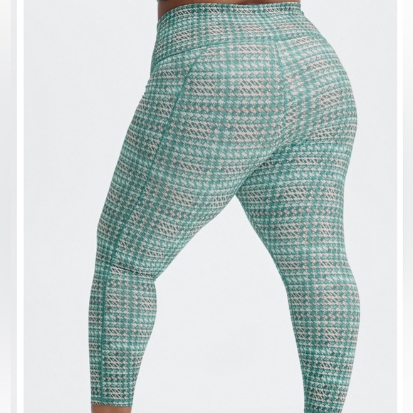 NWT 1X High Waisted FABLETICS Printed PowerHold Leggings - Picture 3 of 11